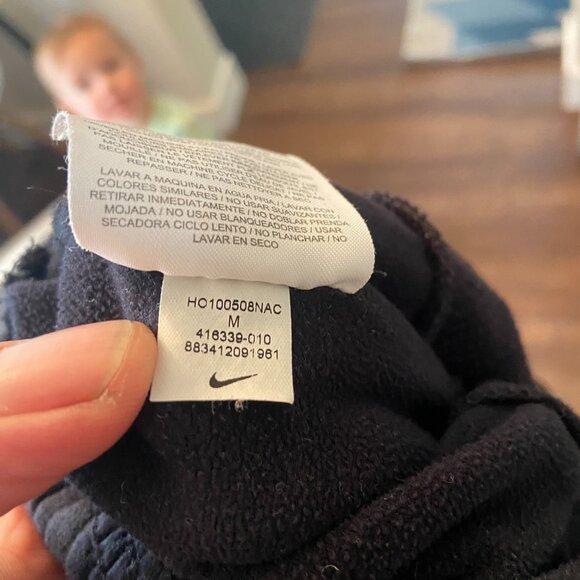 Nike Livestrong Dri-Fit Training Pants - Medium - Picture 9 of 10